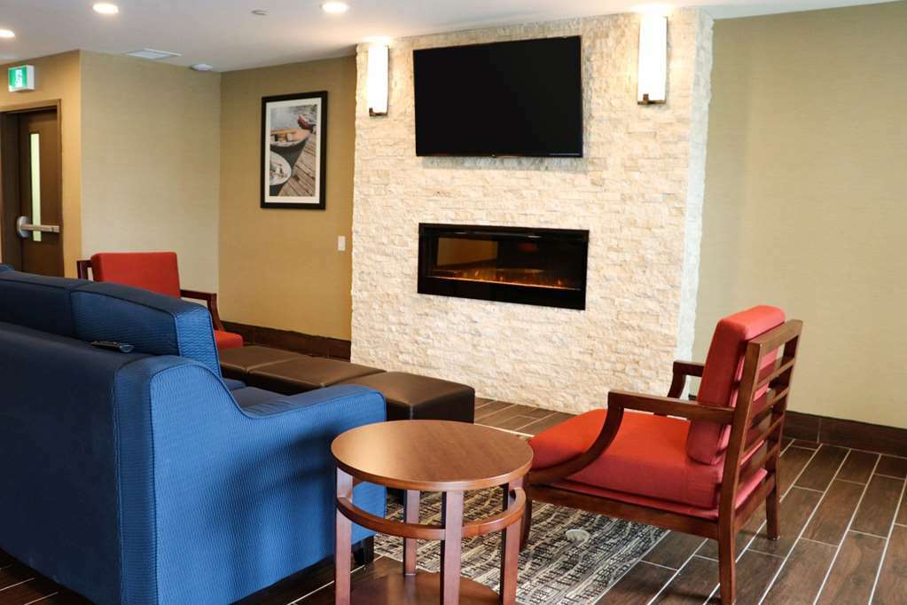 Comfort Inn & Suites Greater Napanee Интерьер фото