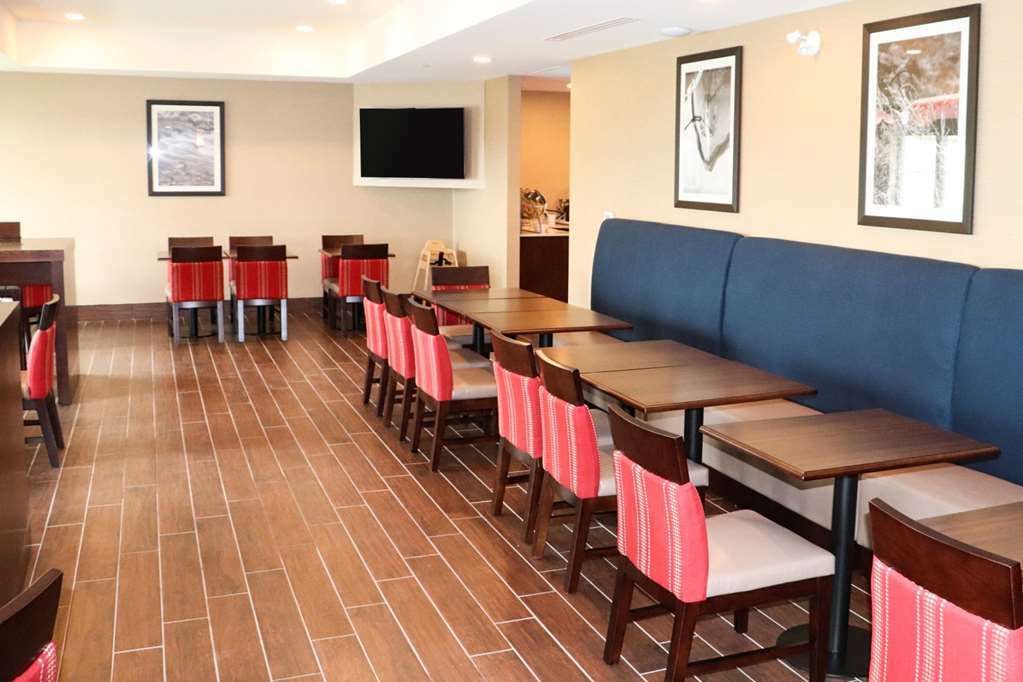 Comfort Inn & Suites Greater Napanee Ресторан фото